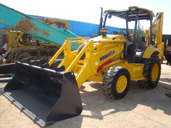 KOMATSU WB 146-5 filtry